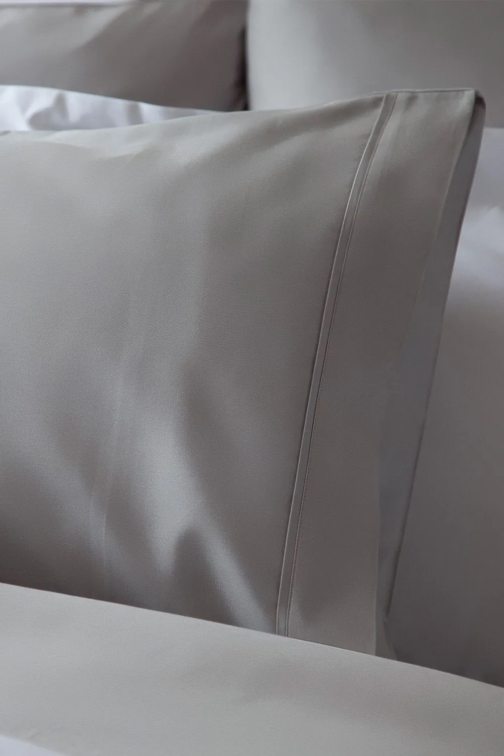 Belledorm Pima Cotton Sateen 450 Thread Count Housewife Pillowcase in White 2