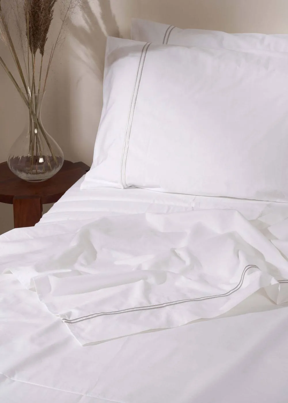 Truly White Satin Stitch Flat Sheet