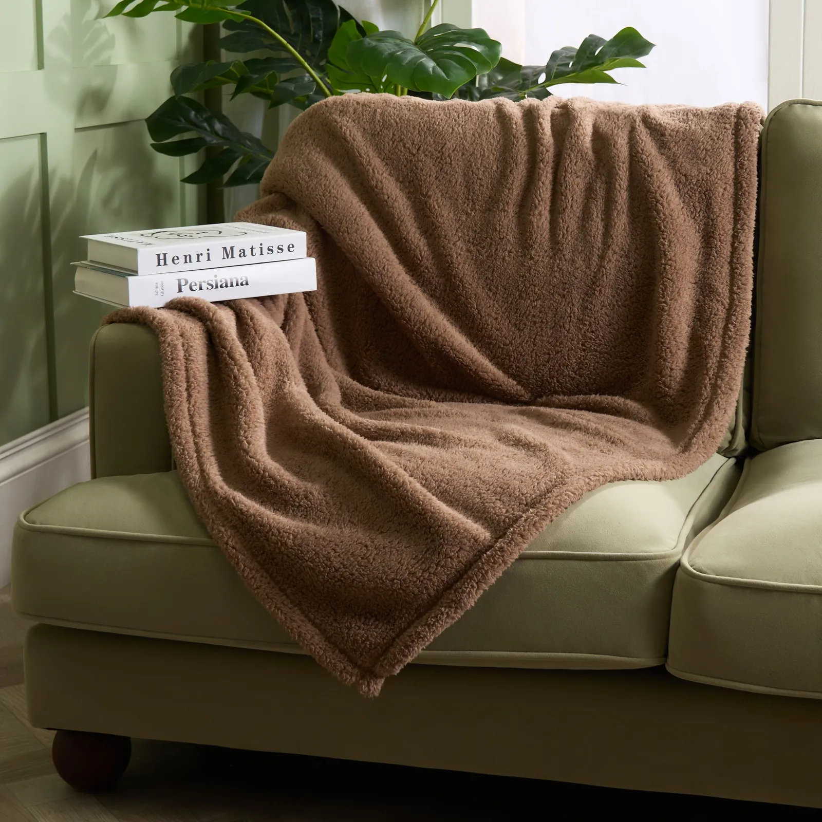 OHS Large Teddy Fleece Throw Blanket in Light Brown