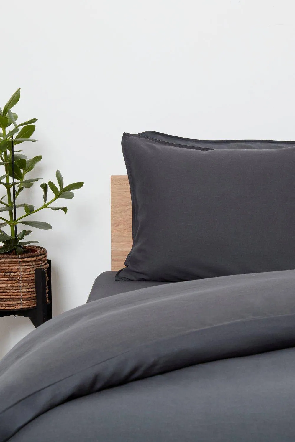 Panda London Bamboo & French Linen Complete Bedding Set in Dark Grey 3