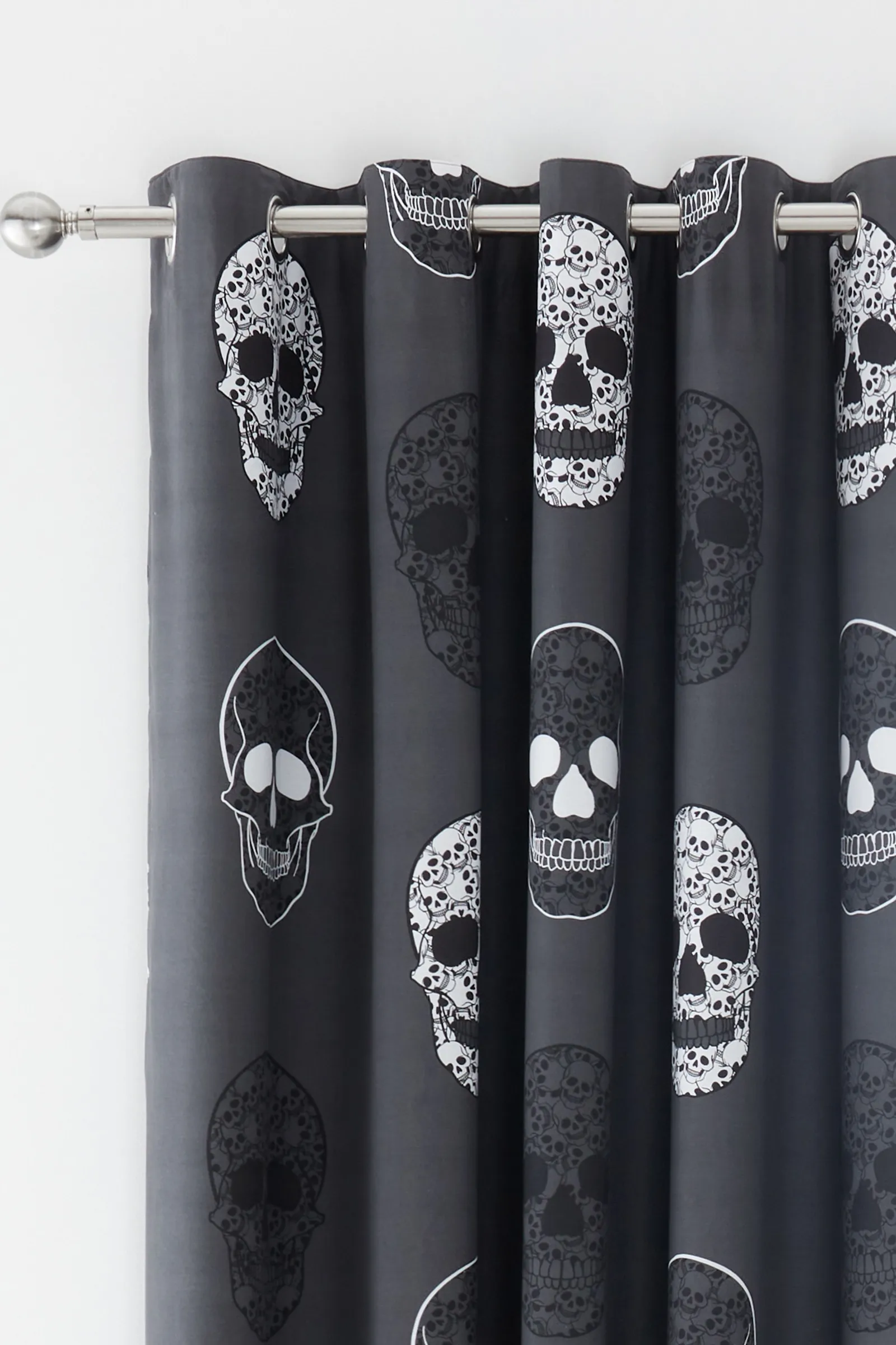 Catherine Lansfield 'Skulls' Fully Reversible Eyelet Curtains in Grey 3