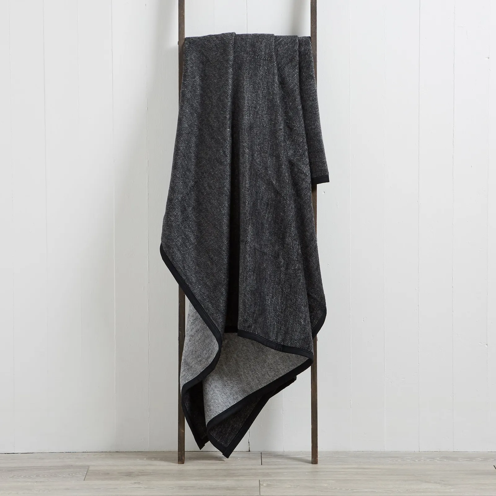 Thermosoft Textures 220cm x 240cm Blanket Grey
