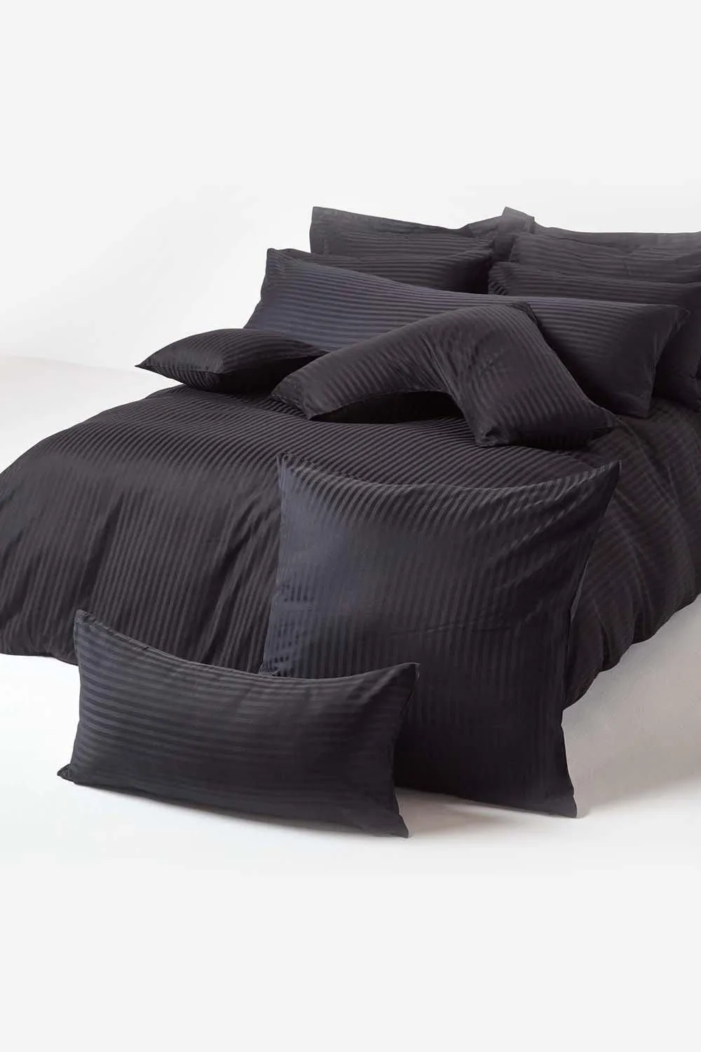 Homescapes Egyptian Cotton Super Soft V Shaped Pillowcase 330 TC in Black 5