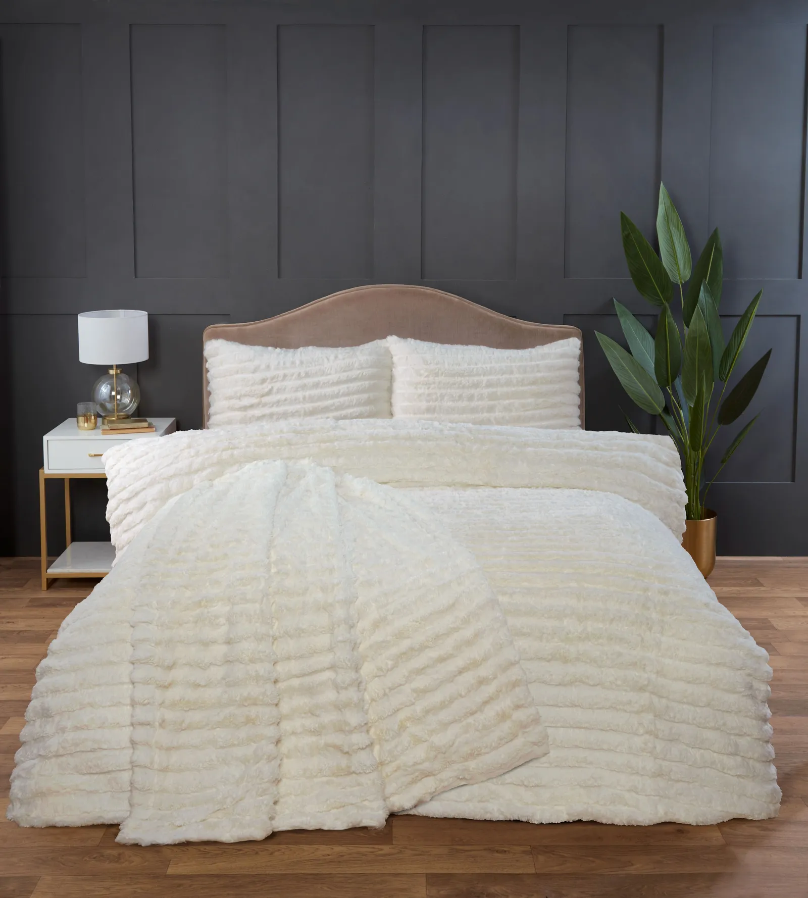 Rapport Home Chunky Ribbed Fur Polyester Soft & Cozy Duvet Cover Set With Pillowcase in White 4