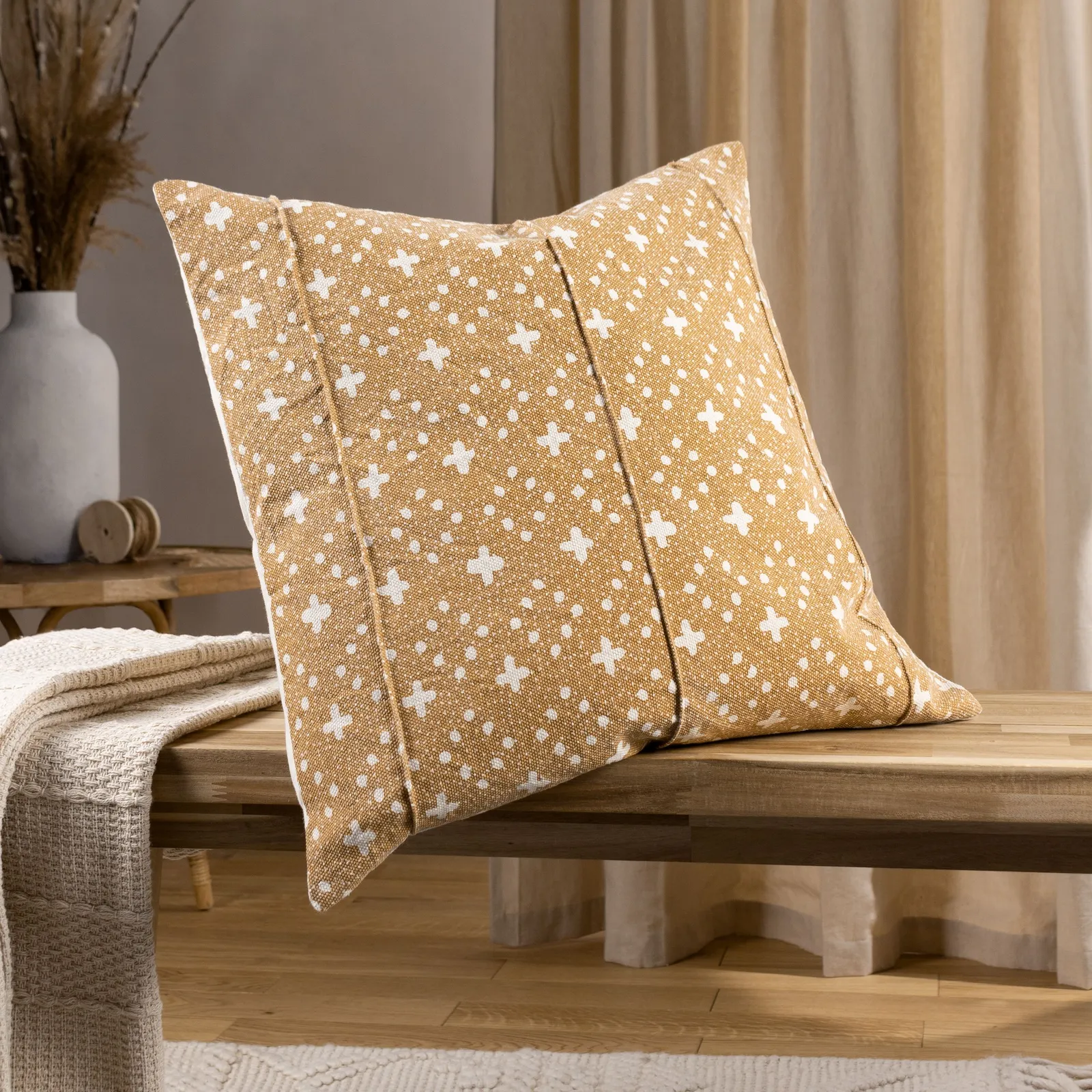 Yard Helm 100% Cotton Woven Cushion in Yellow