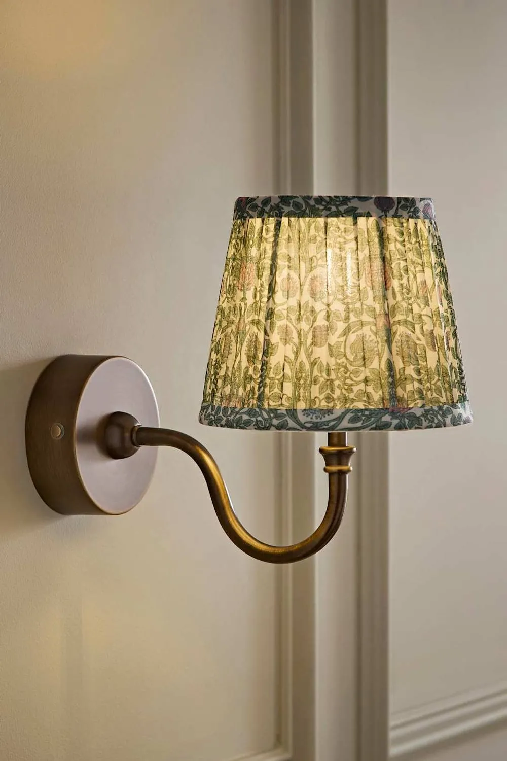 ValueLights Lowe Pair Floral Pleated Shade Metal Portable Rechargeable Wall Light in Light Green 1