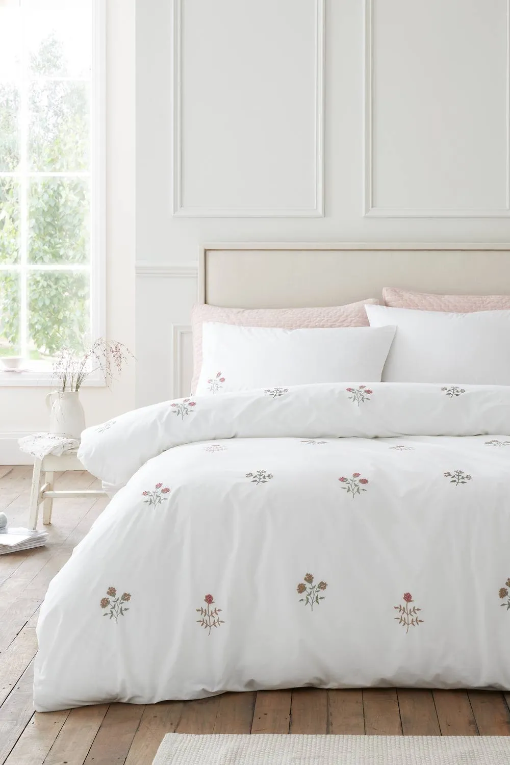 Bianca Adeline Floral Embroidered 200 Thread Count Cotton Duvet Cover Set in White 1