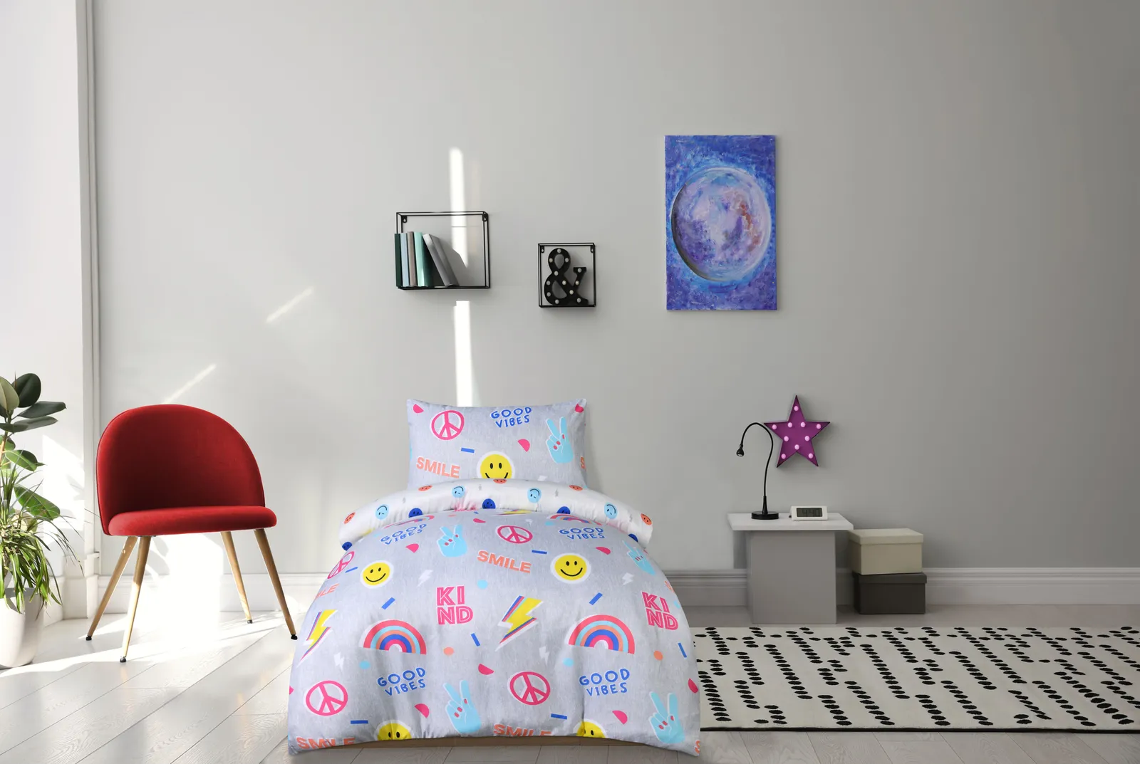 Smart Living Luxury Super Soft Reversible Fun Graffiti Duvet Set & Pillowcases