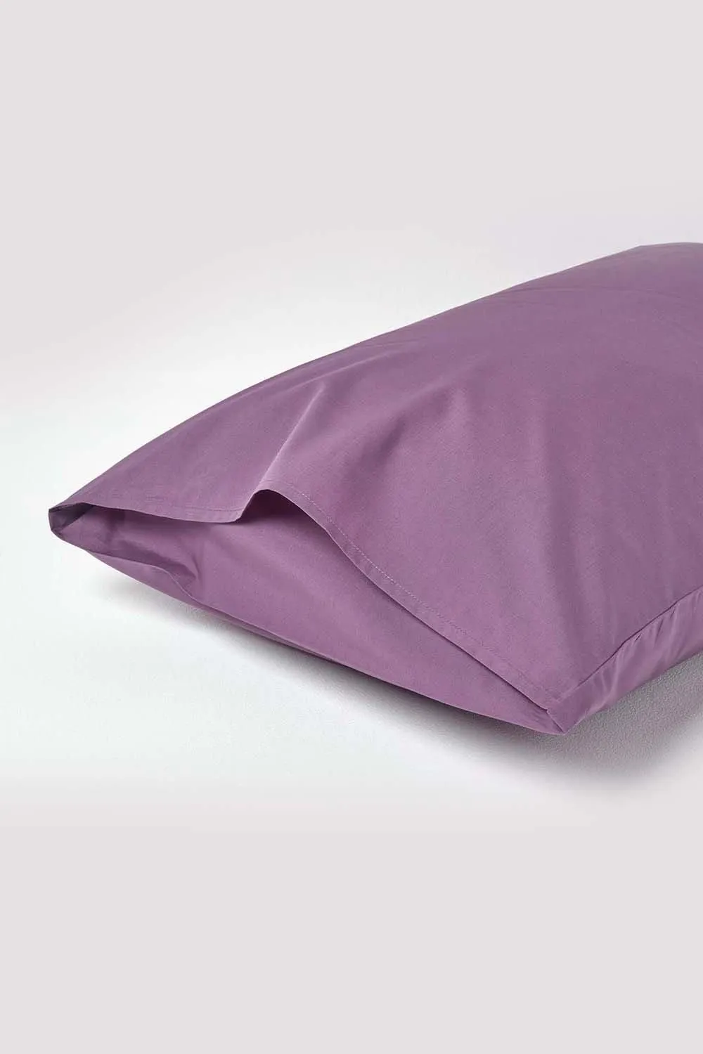 Homescapes Egyptian Cotton Housewife Pillowcase 200 TC, Standard Size in Grape 3