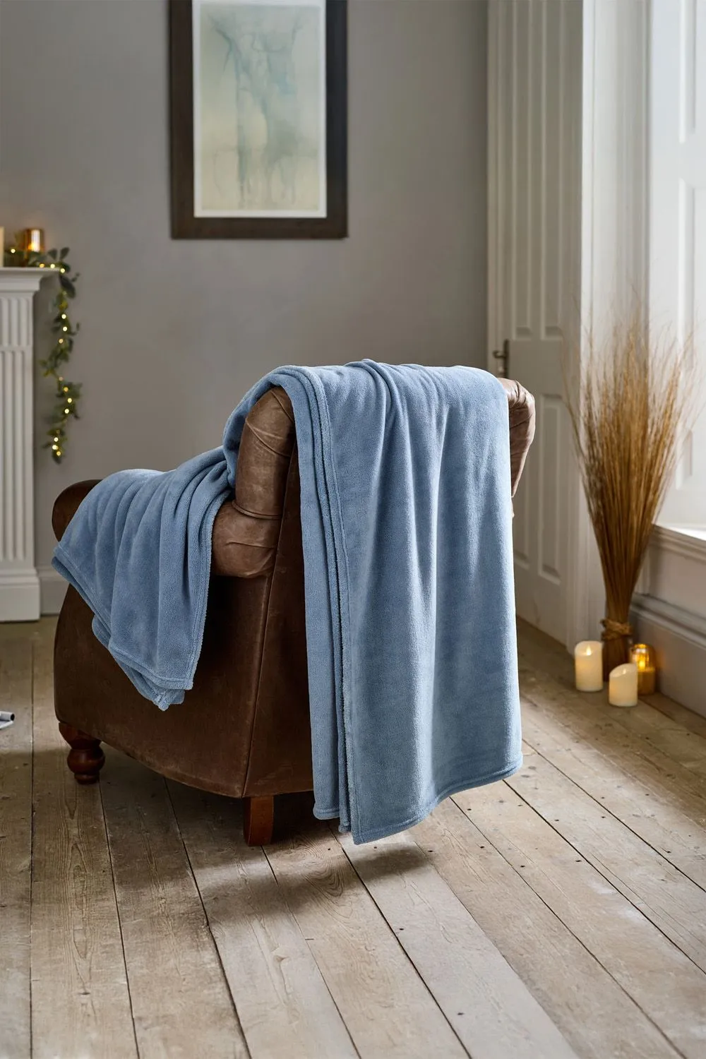 Deyongs "The Big One" Ultra-Soft Large Plush Throw - 230x270cm Oversized Fleece Blanket in Light Blue
