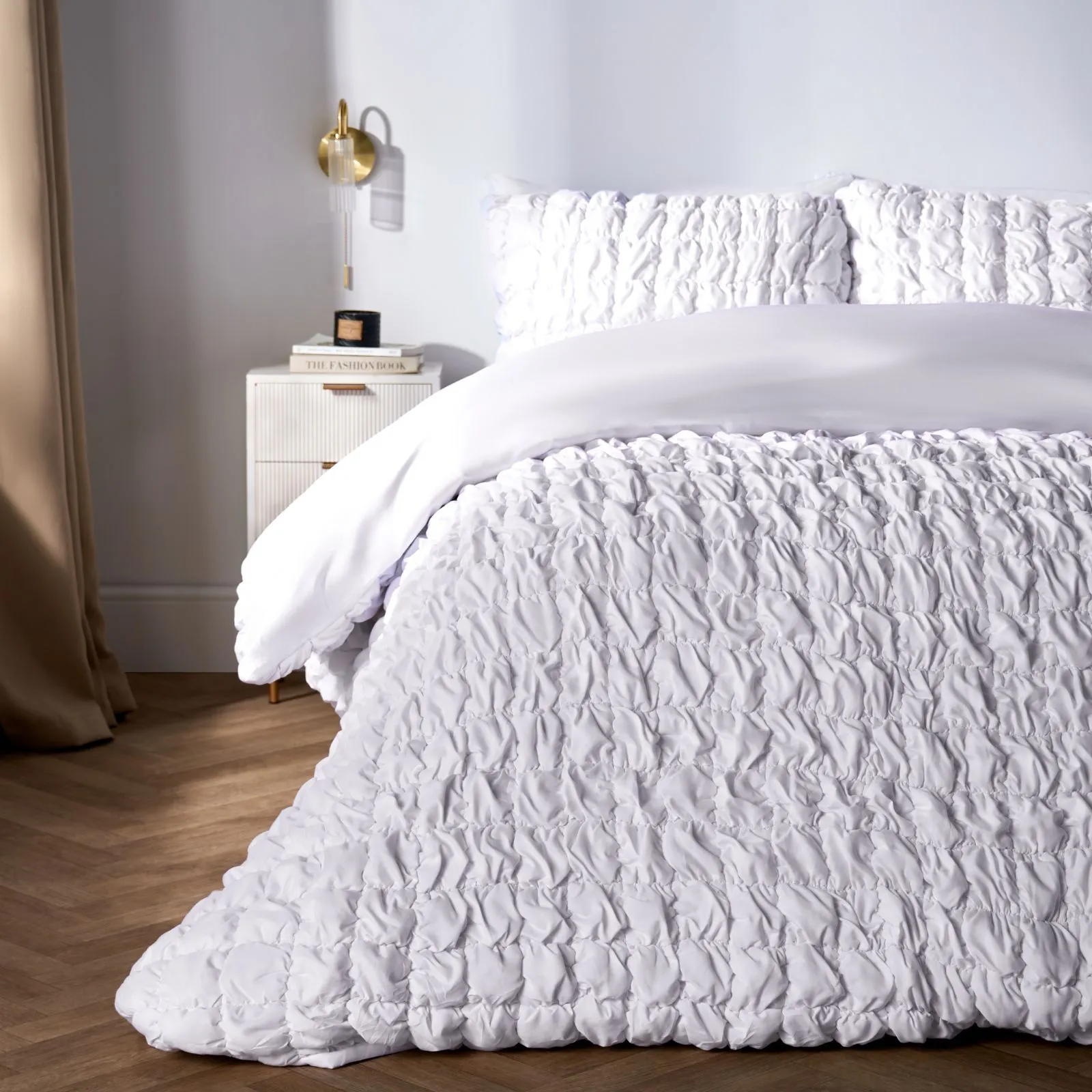 OHS Filled Seersucker Duvet Cover with Pillowcase Bedding Set in White