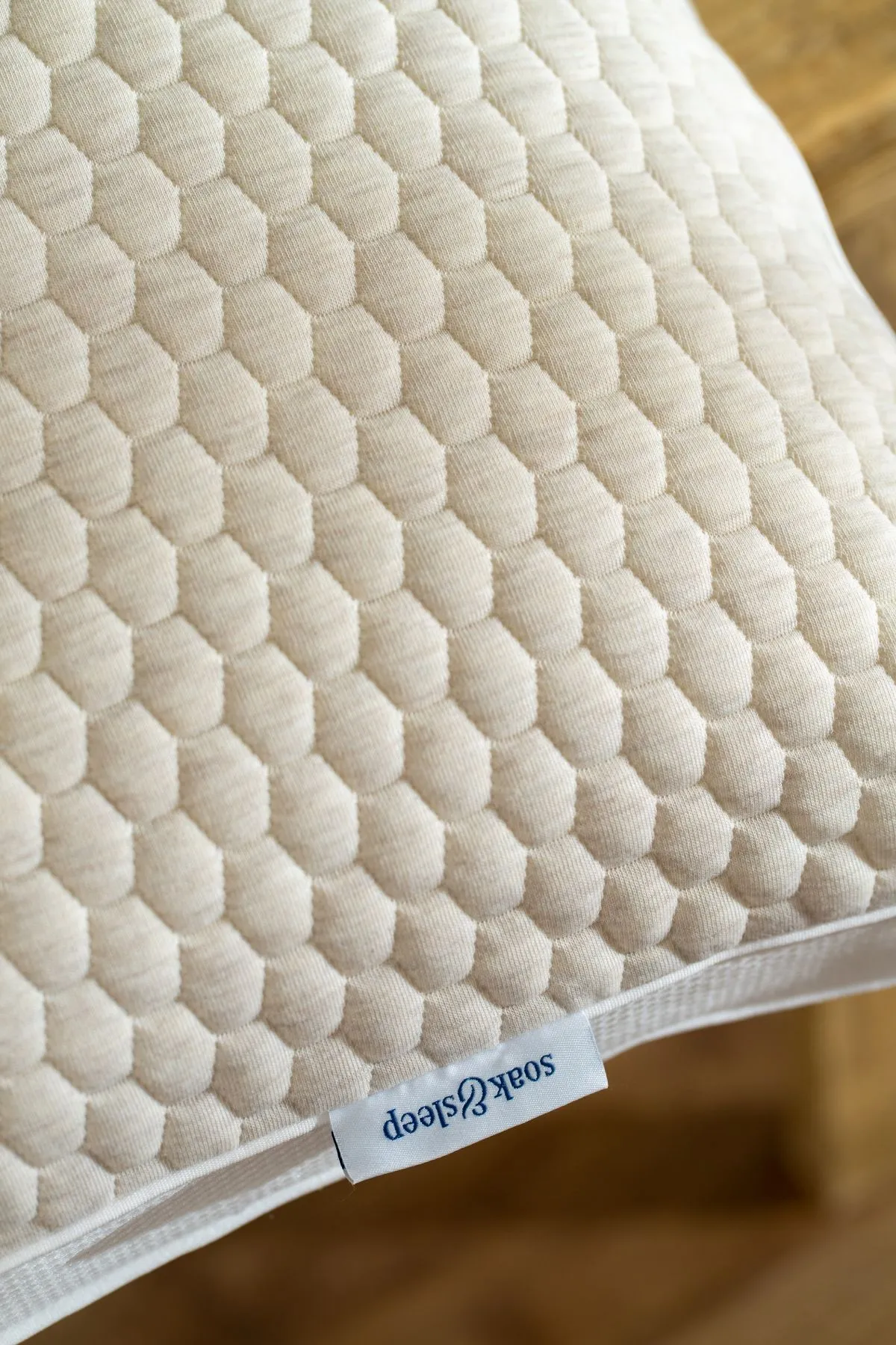 Soak&Sleep Shredded Memory Foam - Standard Pillow in Natural 3