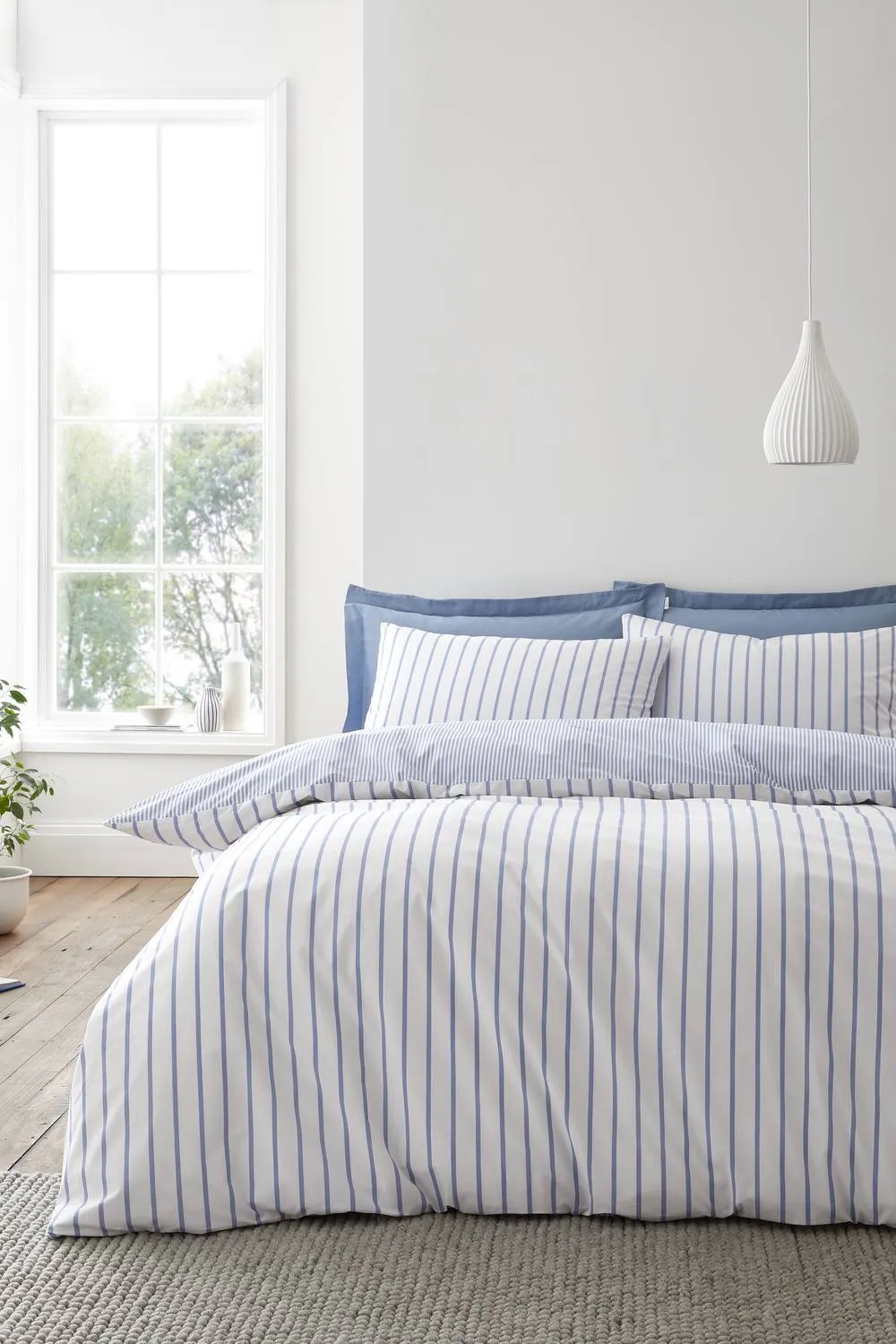 Bianca 'Hampton Stripe' 200 Thread Count Cotton Reversible Duvet Cover Set in Blue