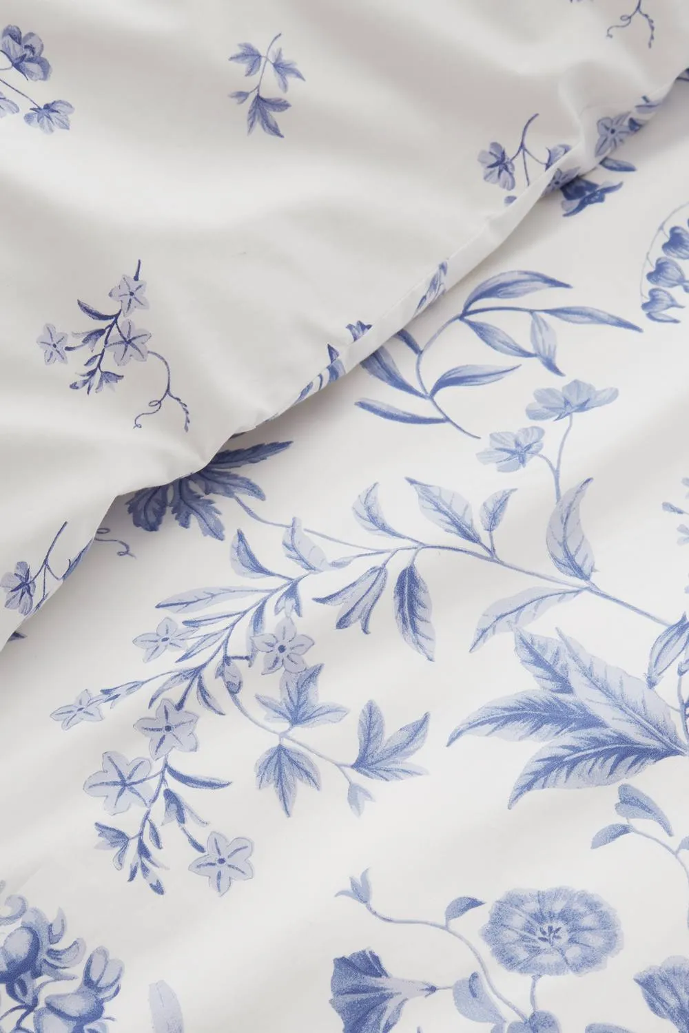 Bianca Thea Floral 200 Thread Count Cotton Reversible Duvet Cover Set in Blue 4