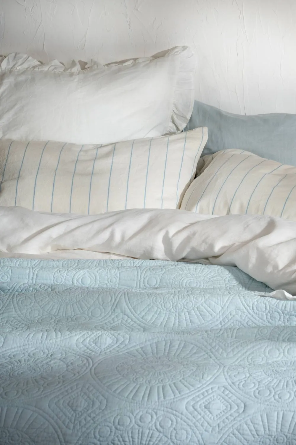 Soak&Sleep Quilted Cotton Bedspread in Light Blue 3