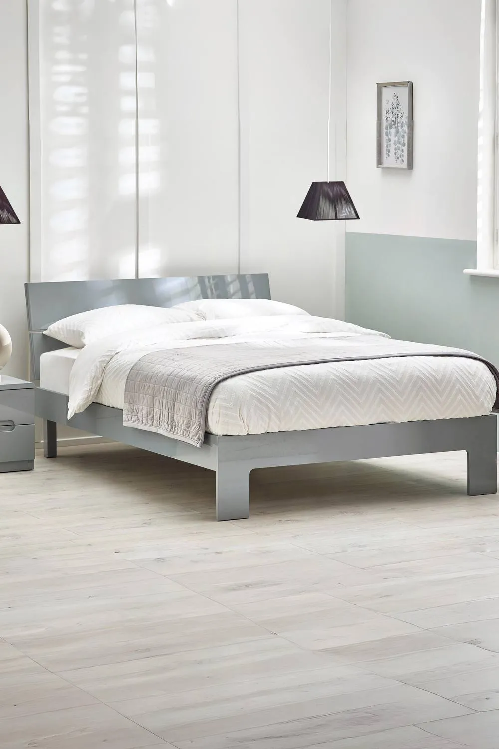 Julian Bowen Manhattan High Gloss Bed in Grey 1