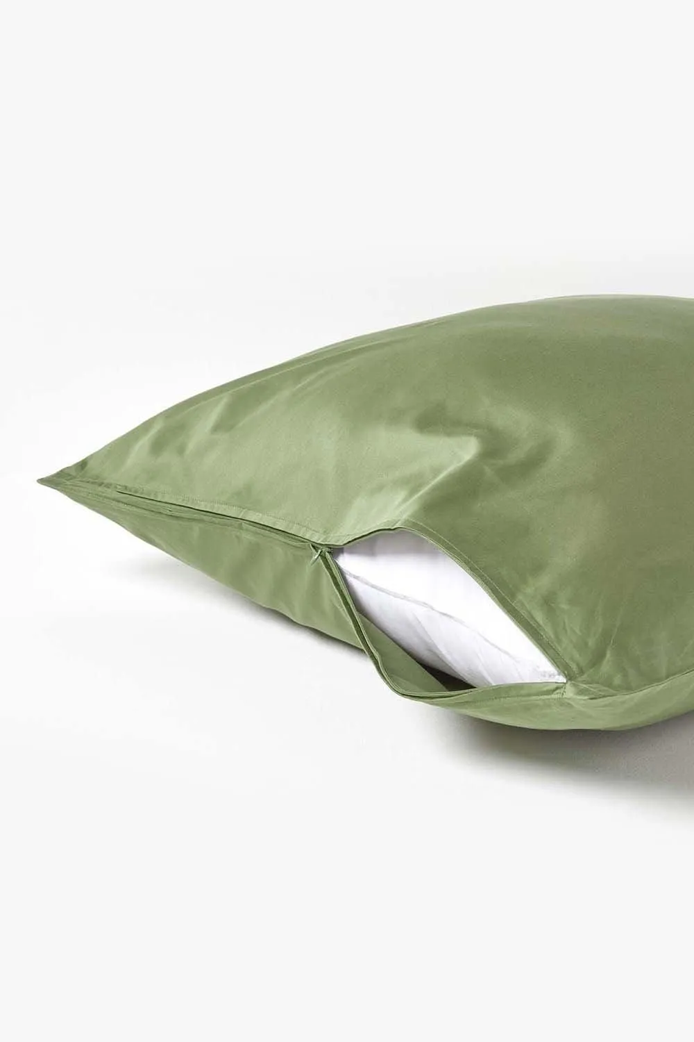 Homescapes Sateen Cotton Continental Pillowcase 400 TC, 80 x 80 cm in Green 3