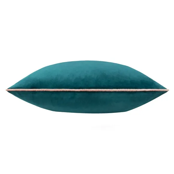Furn. Square Cushion 4