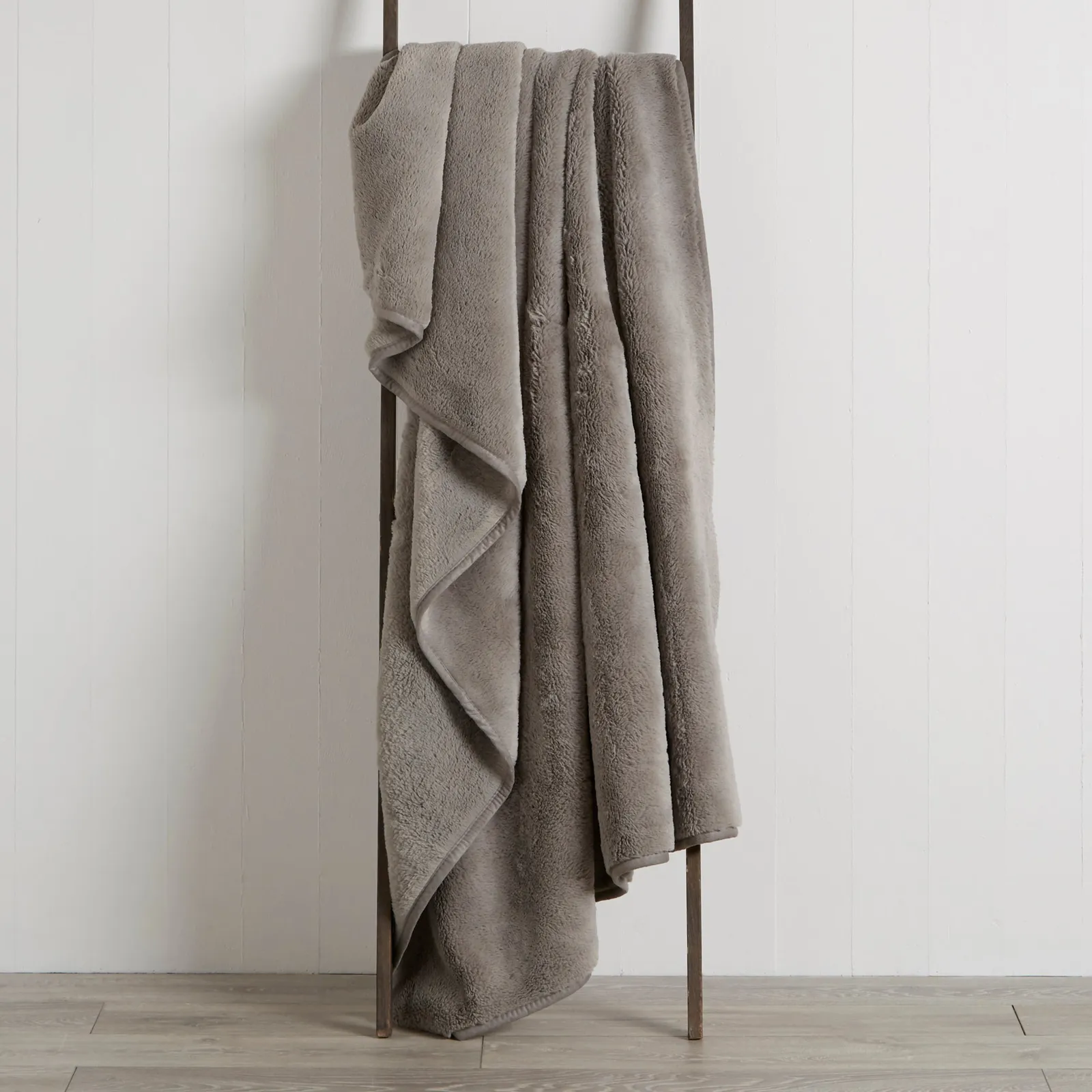 Aspen Plush Faux Fur 130cm x 180cm Throw Charcoal Grey