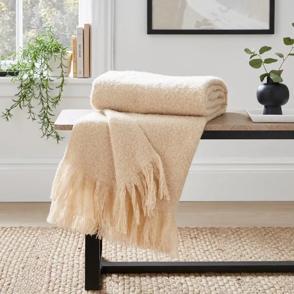 Brushed Boucle Throw Blanket 1