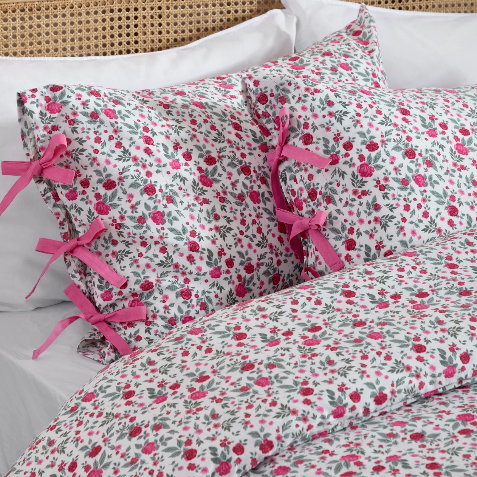 Wylder Hannah Floral 100% Cotton Duvet Cover Set in Pink 2