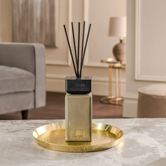 Hotel Dawn White Floral Plum & Red Berries Diffuser 1