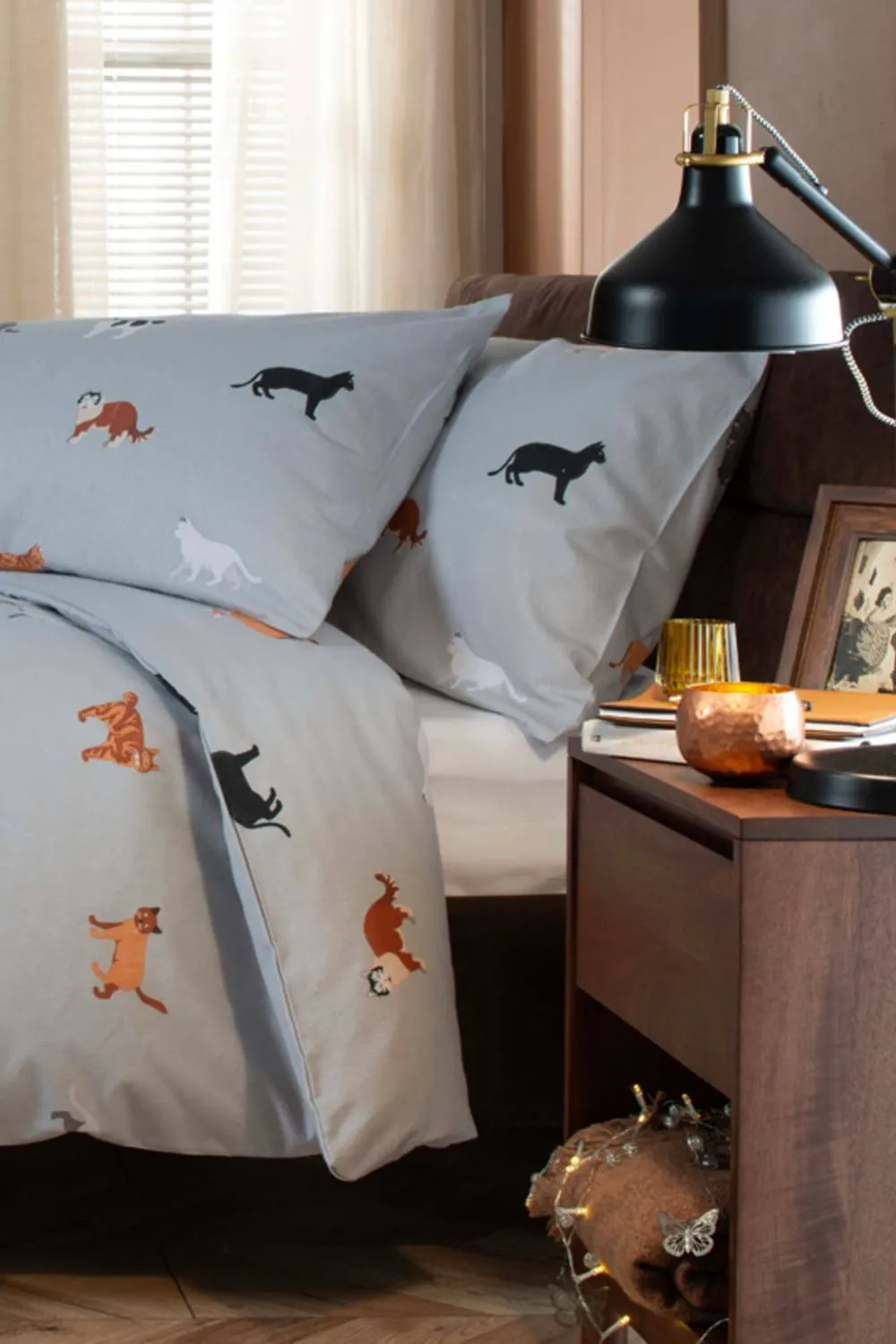 Deyongs Top Cat Print Brushed Cotton Duvet Set in Grey 3