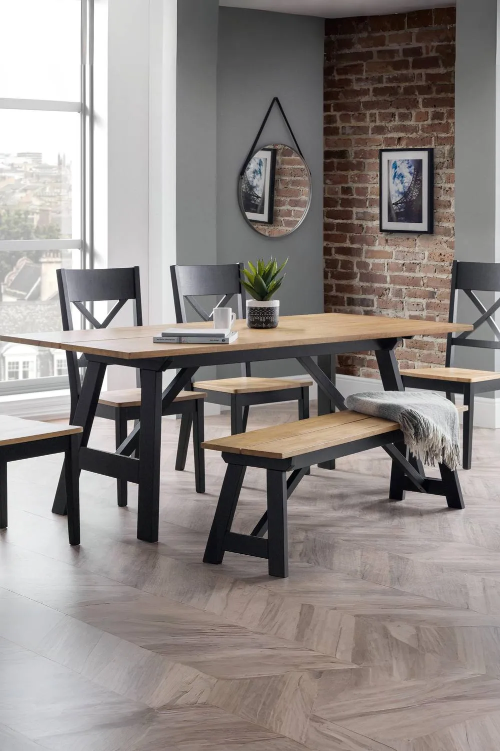 Julian Bowen Hockley Rectangular 4-6 Seater Dining Table in Black