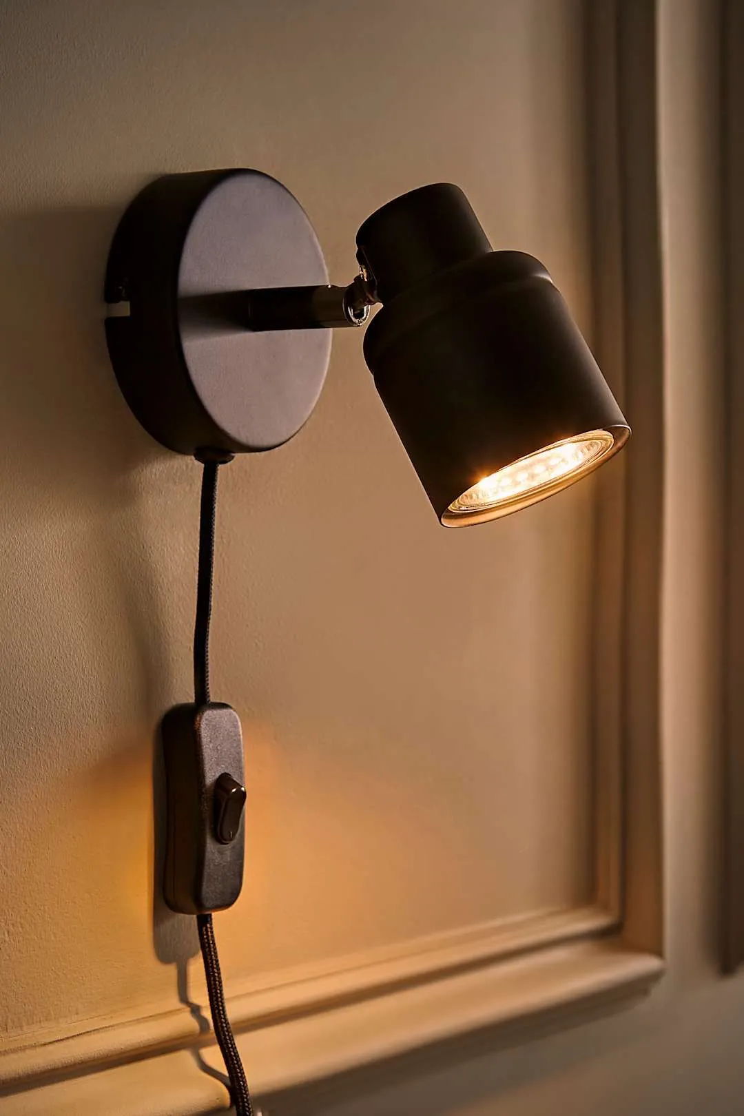 ValueLights Benton Single Adjustable Plug In Spotlight Wall Light in Black 2