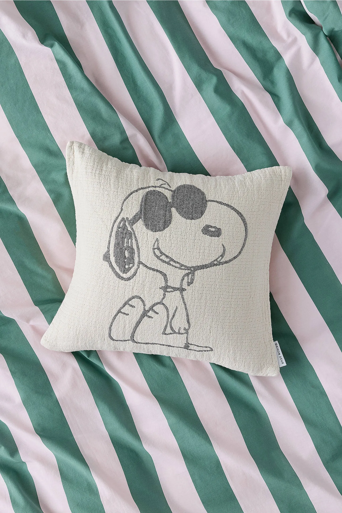 Maison Deux X Peanuts Snoopy Sunglasses Cushion ALL