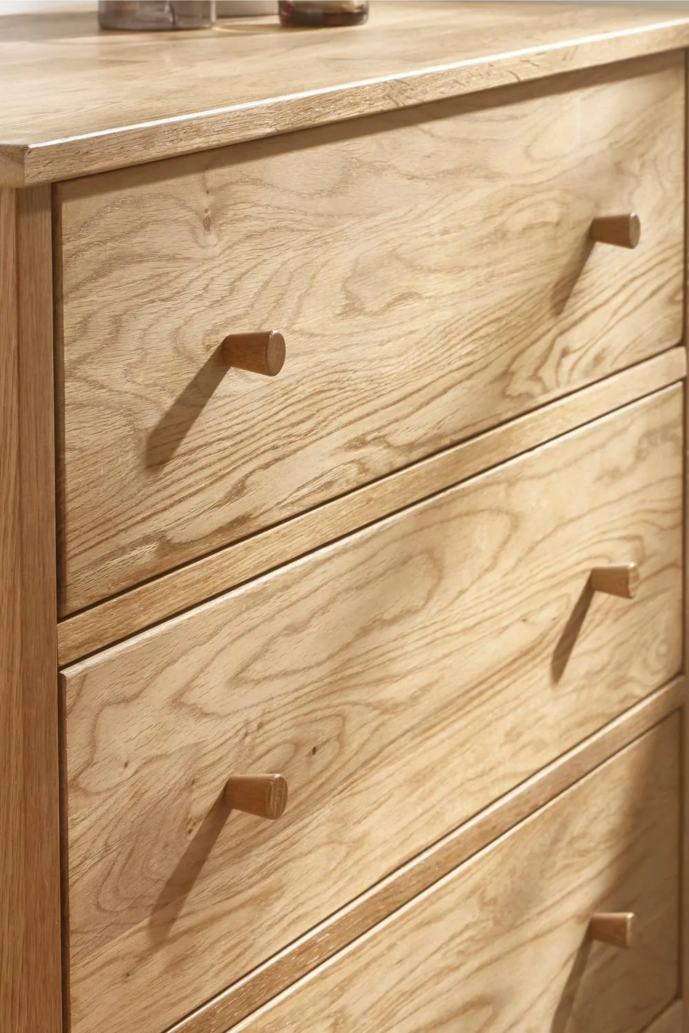 Julian Bowen Coxmoor 5 Drawer Wide Chest in Light Oak 2