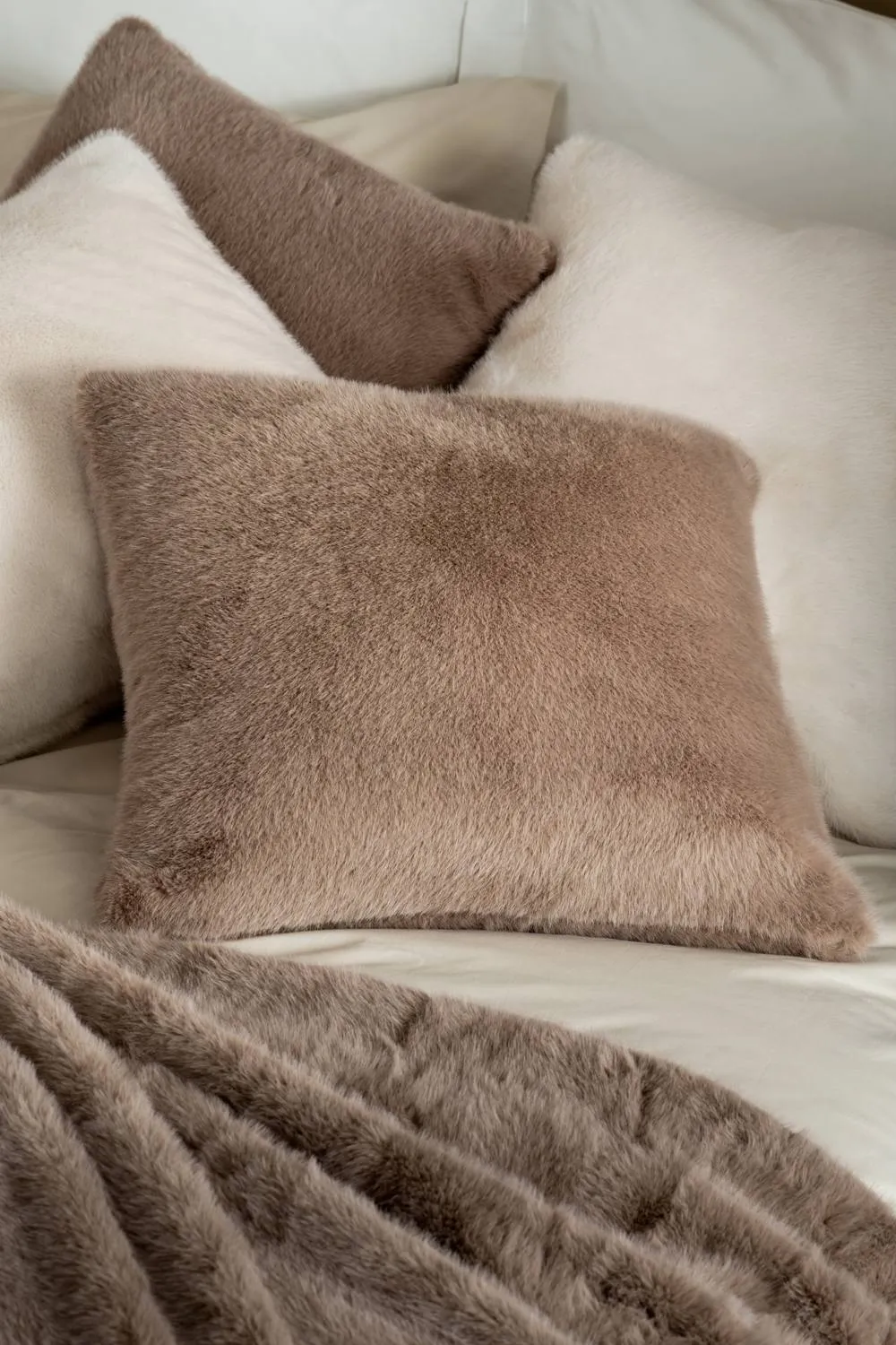 Soak&Sleep Fawn Faux Fur Throw 3