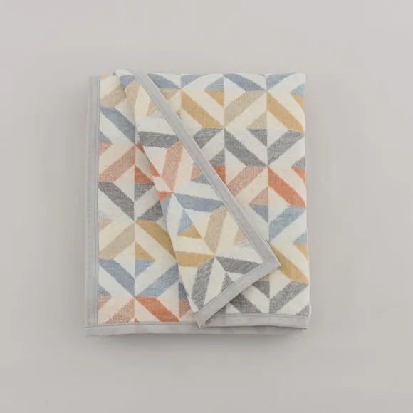 Supersoft Geo Diamonds Throw Blanket 2