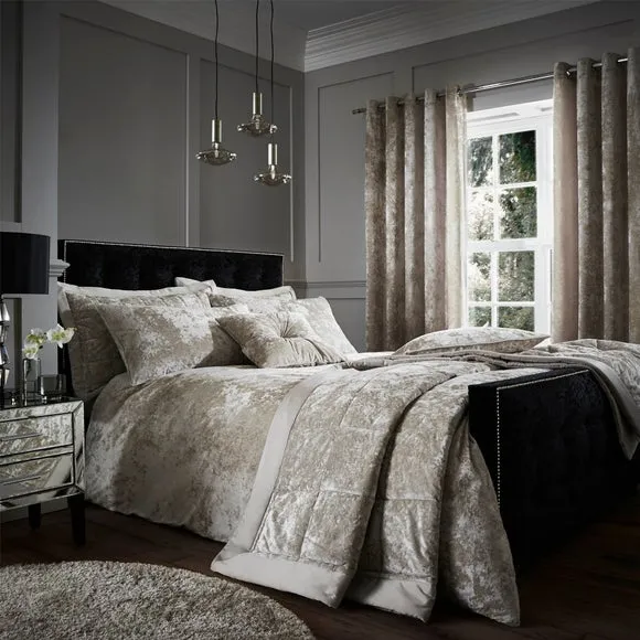 Catherine Lansfield Crushed Velvet Cushion 4