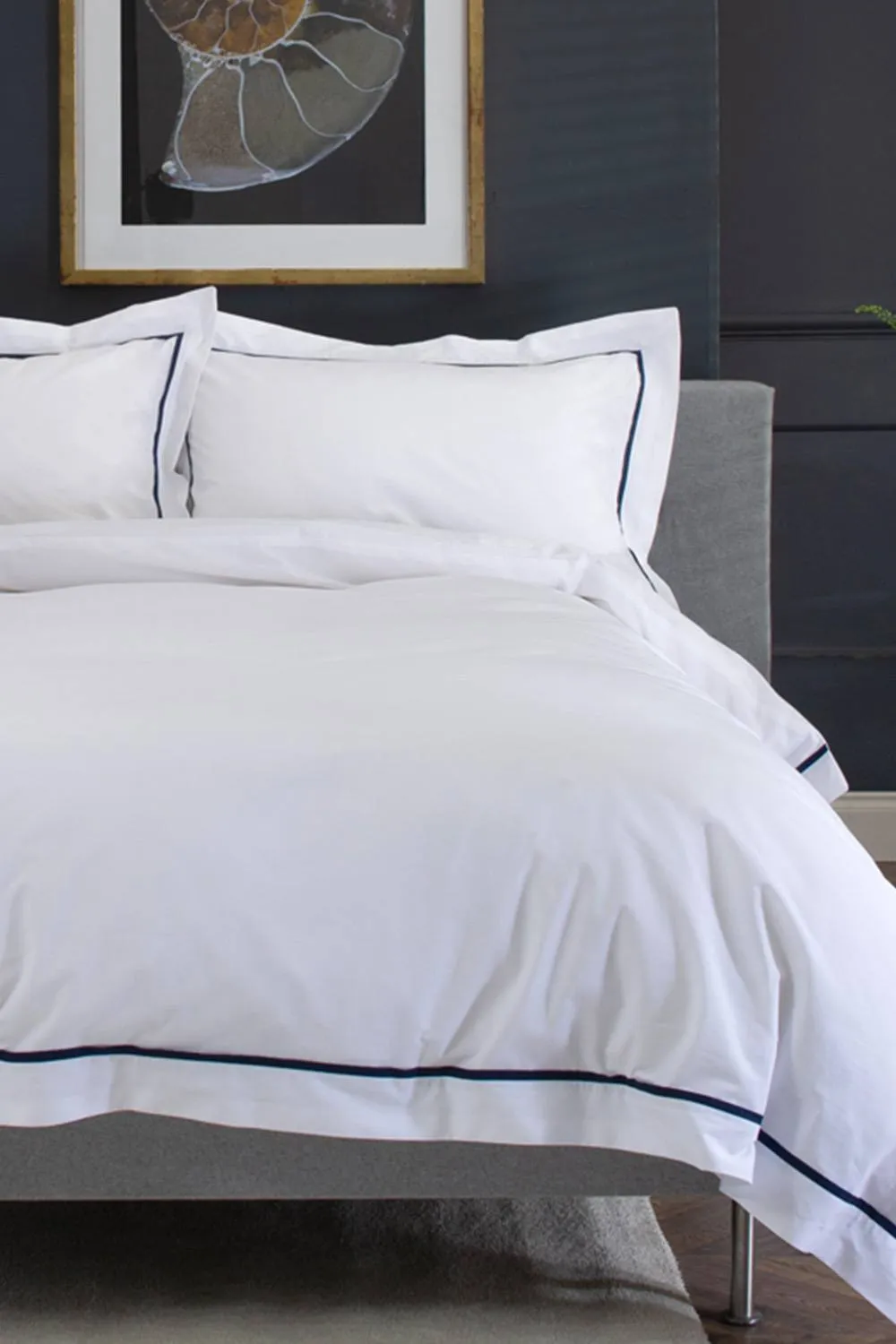 The Lyndon Company Boutique Hotel Hampstead 200 Thread Count Cotton Duvet Cover Set in Blue 2