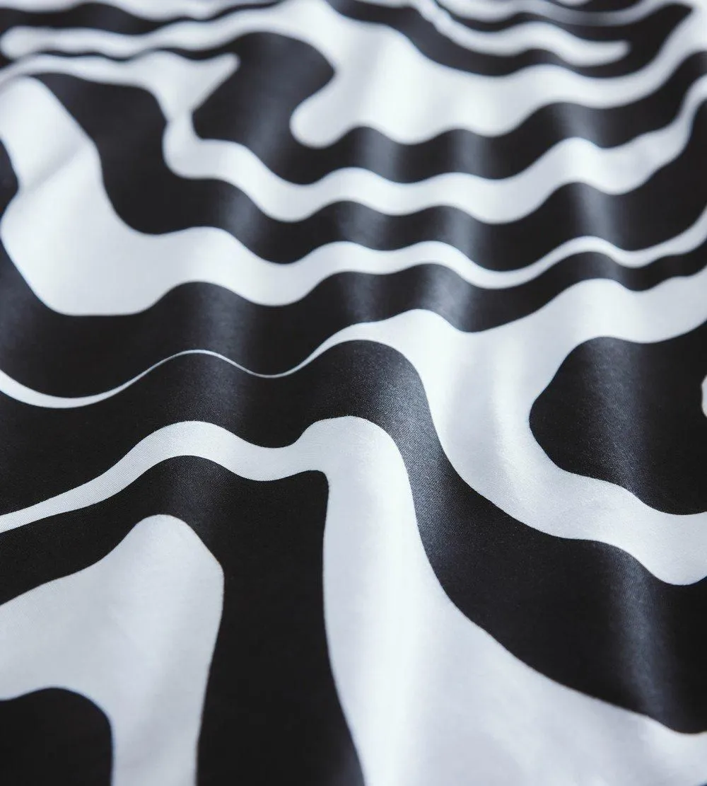 Portfolio Home Retro Waves Bedding Duvet Cover Quilt Set with Pillowcase in Black 2