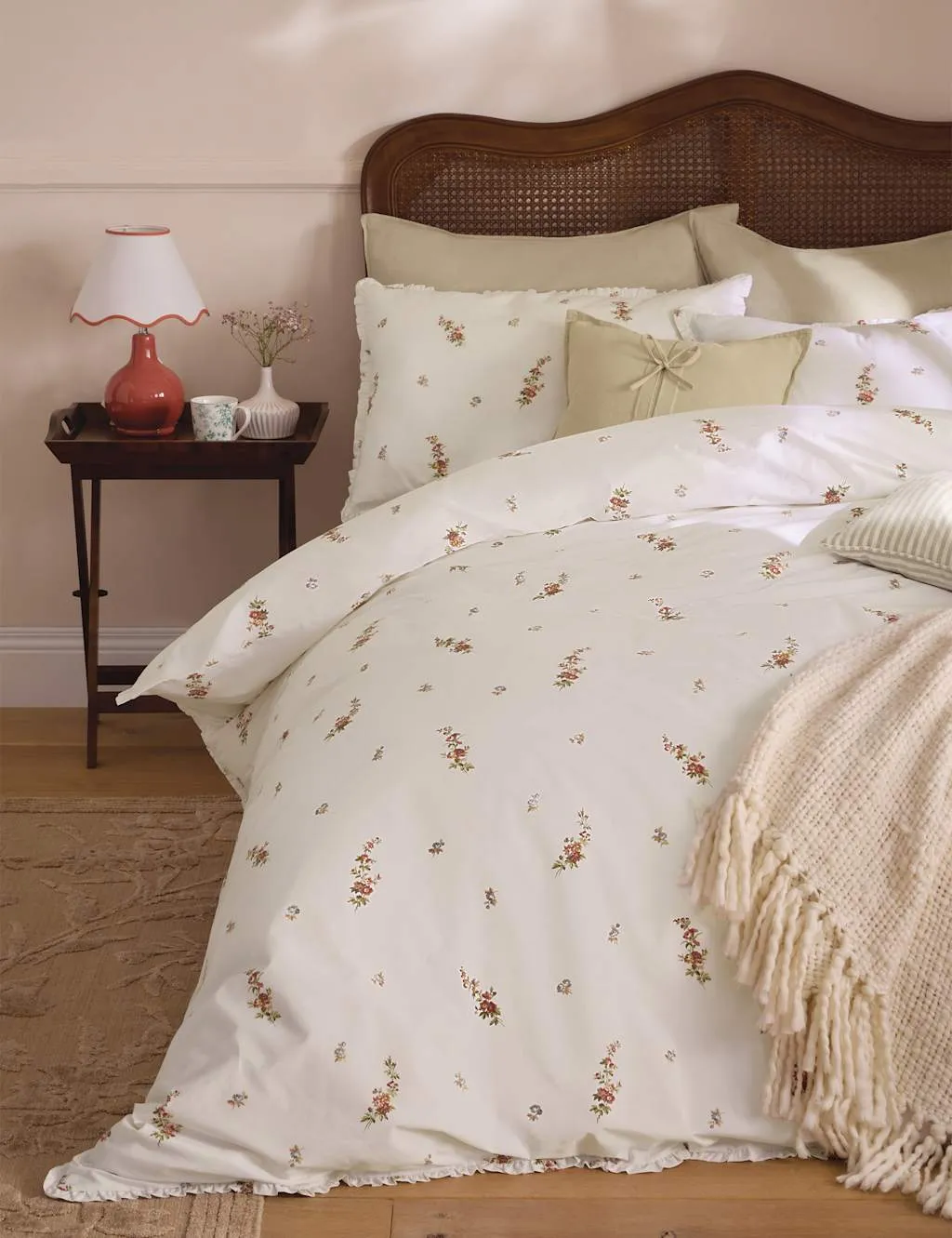 Laura Ashley 2 Pack Pure Cotton Elsie Bouquet Pillowcases Ivory Mix