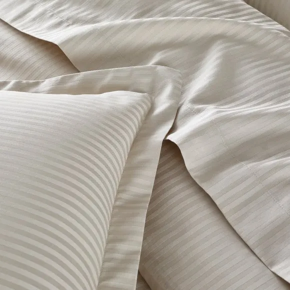 Hotel Cotton Stripe 400 Thread Count Flat Sheet 3