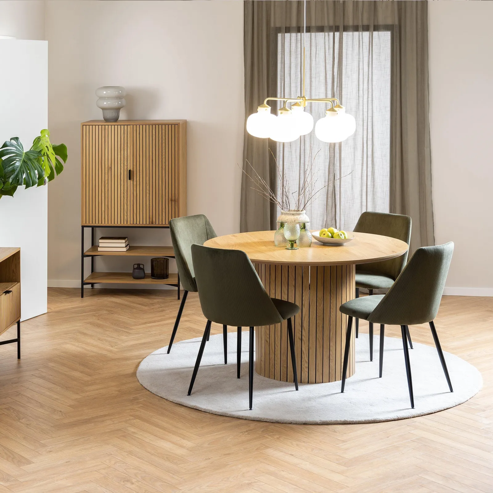 Furniture To Go Yale Dining Table in Oak in Light Oak 6