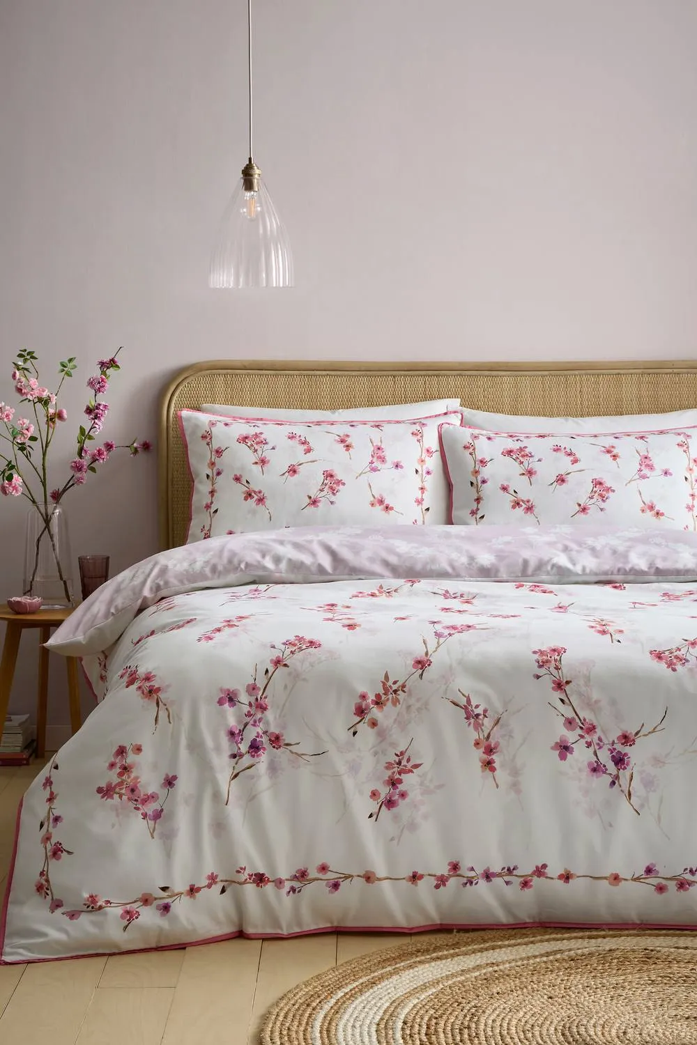 Appletree 'Blossom Flower' 100% Cotton Duvet Cover Set in White 1