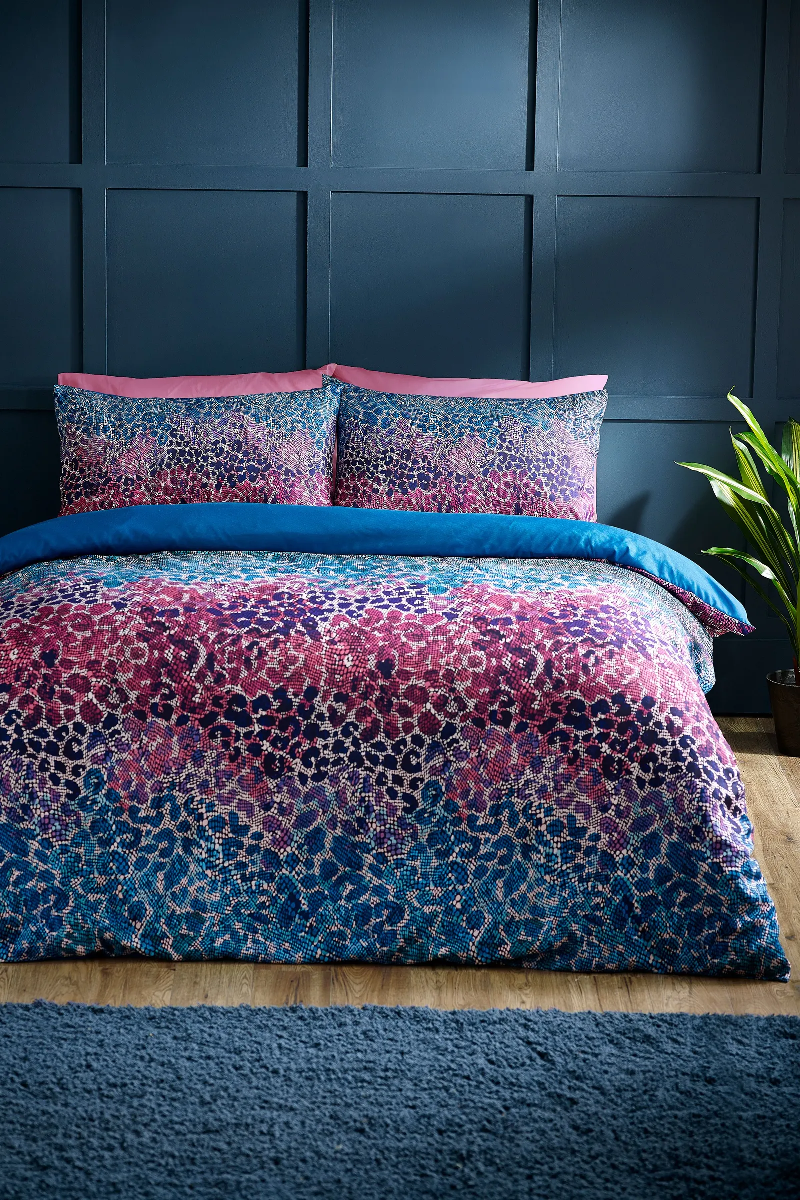 Catherine Lansfield 'Satin Animal Print' Duvet Cover Set in Teal
