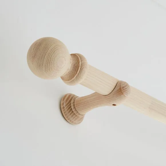 Tilton Wood Curtain Pole 3