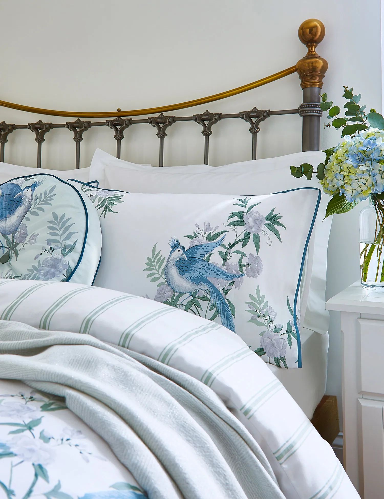 M&S Laura Ashley 2 Pack Pure Cotton Osterley Pillowcases