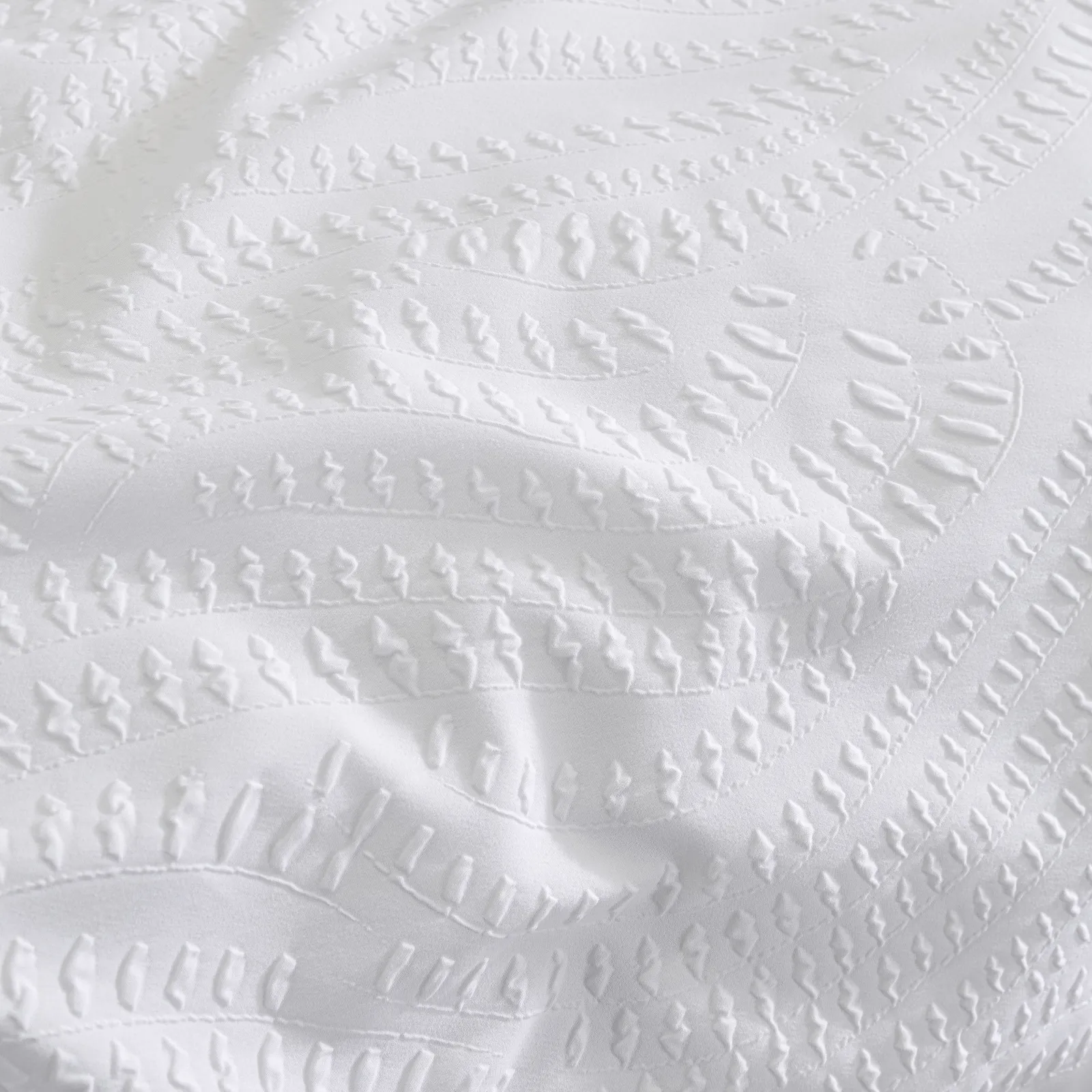 Wylder Georgia Heat Pressed Duvet Cover Set in White 3