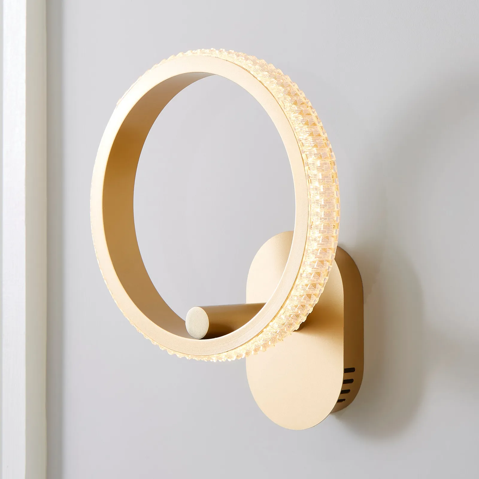 Hotel Harrogate Integrated LED Wall Light Gold