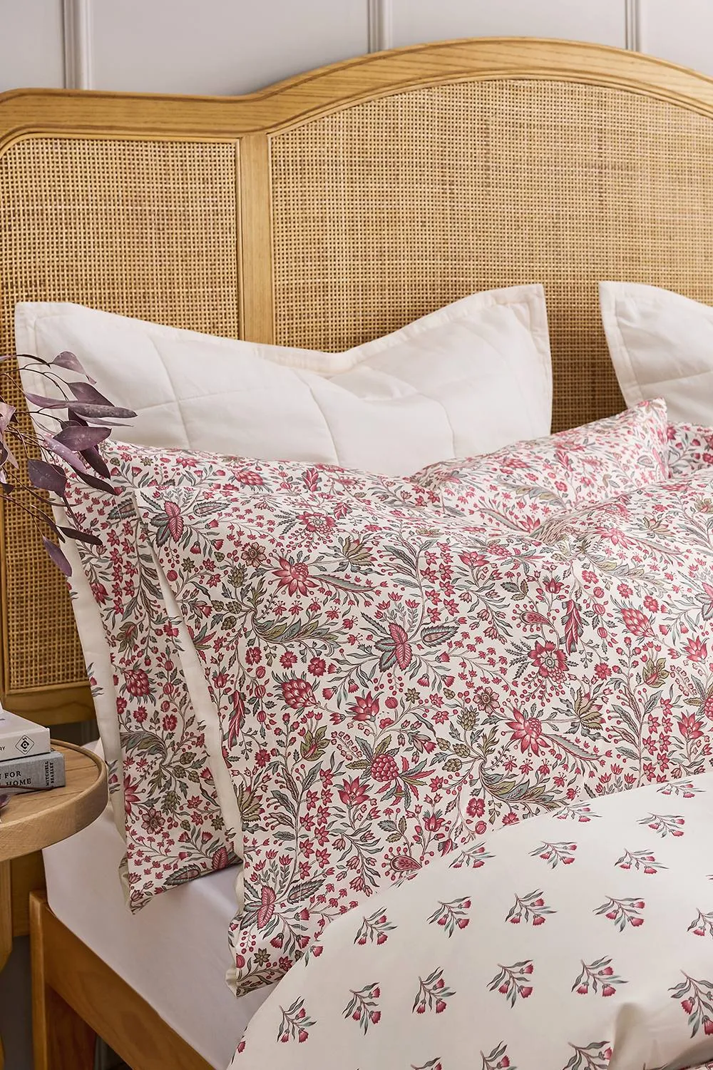 CHRISTY 'Newstead' Mulberry Reversible Cotton Sateen Standard Pillowcase Pair in Red