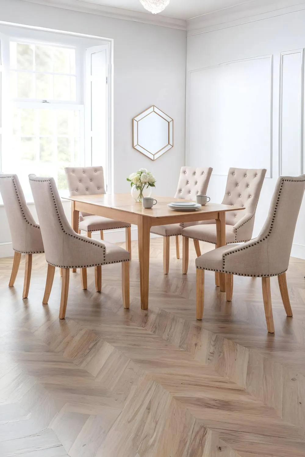 Julian Bowen Cotswold Rectangular Extending 4-6 Seater Dining Table in Light Oak 3