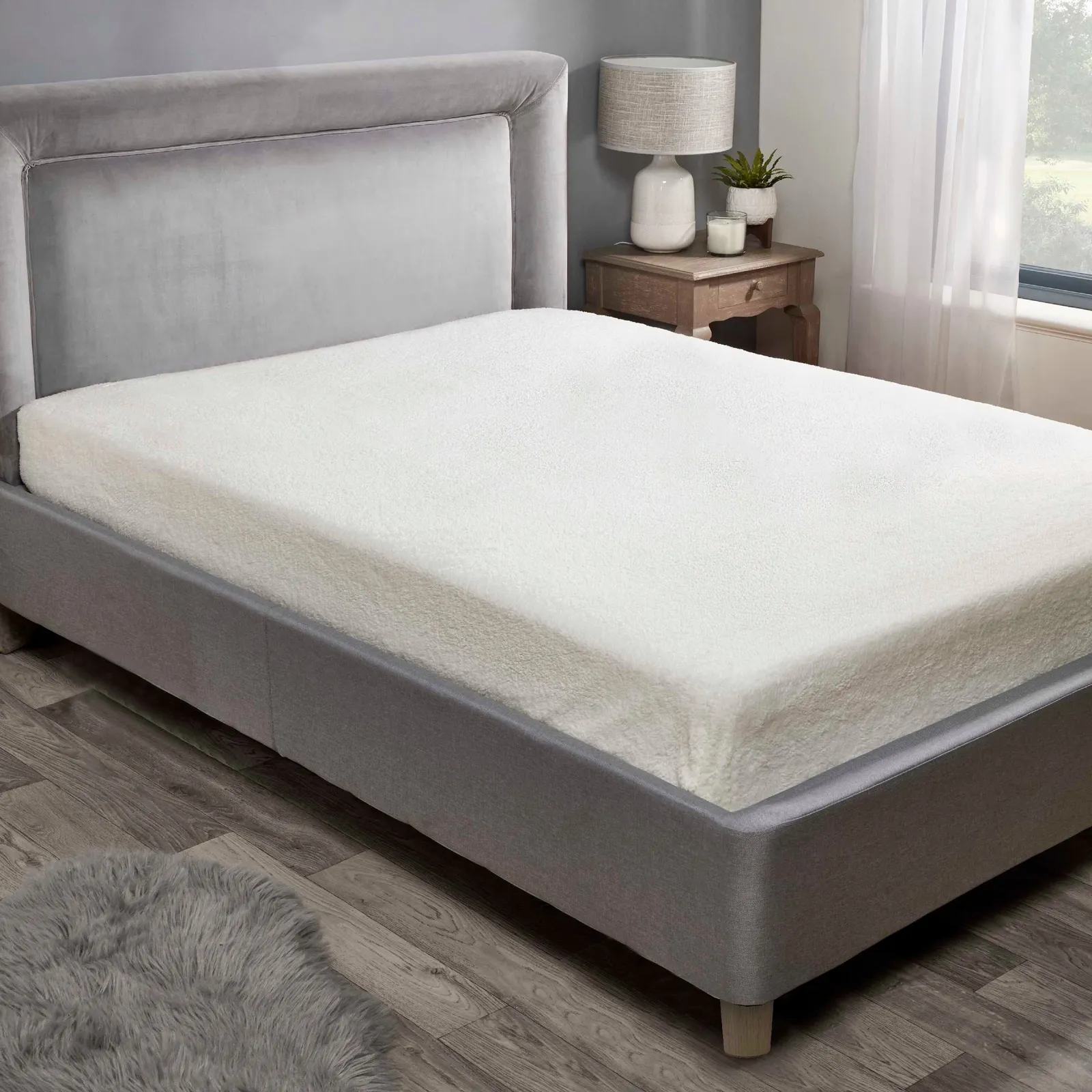 Rapport Home Teddy Fleece Plain Fitted Bed Sheets in Cream 1