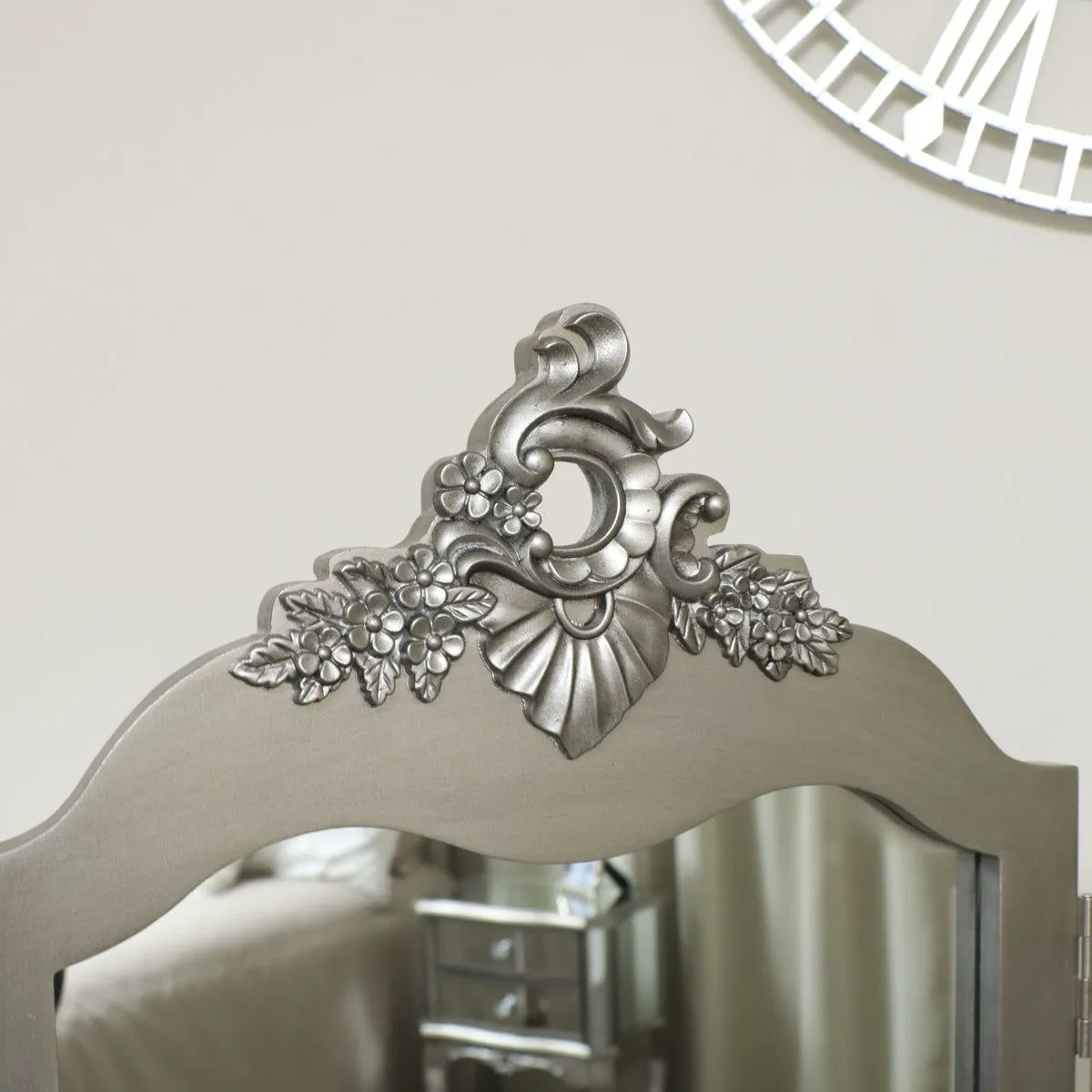Melody Maison Ornate Triple Dressing Table Mirror - Tiffany Range in Silver 2