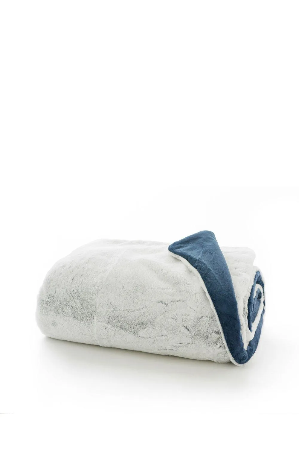 Oregon Extra Large Premium Fur Throw